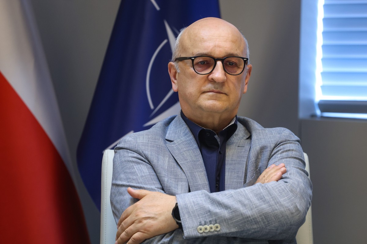 Członek Krajowej Rady Radiofonii i Telewizji prof. Tadeusz Kowalski podczas ceremonii wręczenia nagród Konkursu KRRiT im. dr. Pawła Stępki, w Warszawie