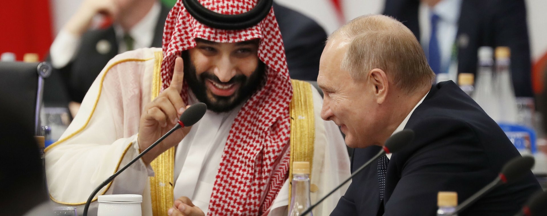 Prezydent Rosji Władimir Putin i książę Arabii Saudyjskiej Mohammed bin Salman uczestniczą w szczycie przywódców G20 w Buenos Aires, 30 listopada 2018 r.