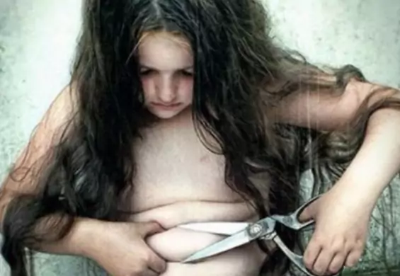 Kult ciała niszczy dzieciństwo? Zdjęcie, które mówi więcej niż 1000 słów