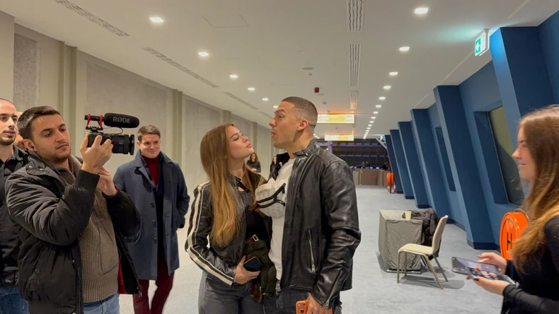 Baka Prase sa devojkom Milenom