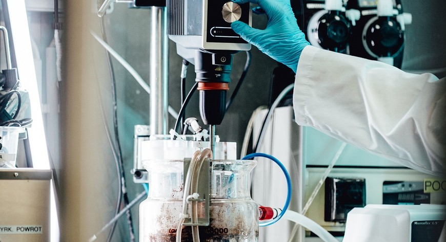  Reaktor laboratoryjny z bakteriami