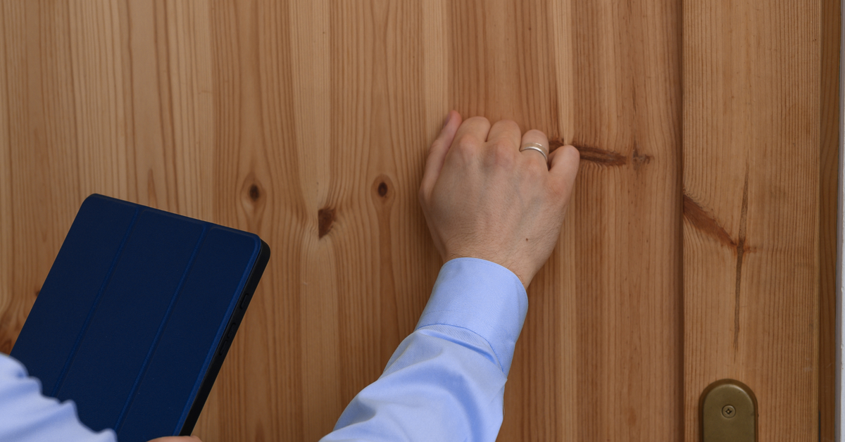 Państwo sprawdzi, ile osób faktycznie mieszka pod danym adresem. Urzędnicy zapukają do domów