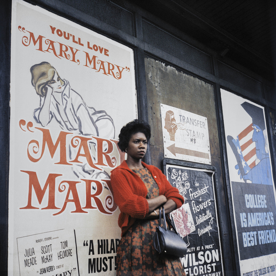 Kolorowe prace Vivian Maier, o których istnieniu świat nie wiedział na wystawie w Nowym Jorku