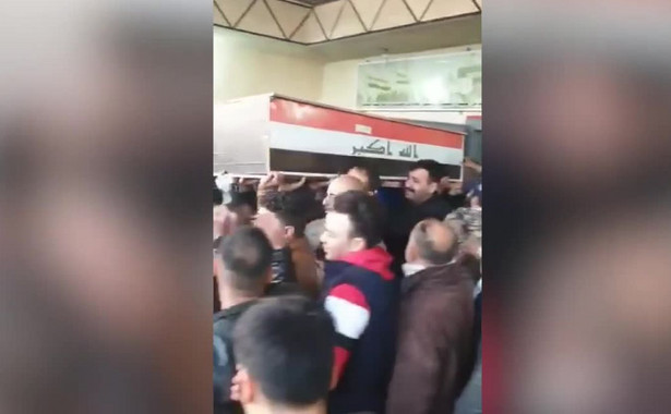 Trumna z ciałem irańskiego generała opuściła szpital w Bagdadzie [WIDEO]