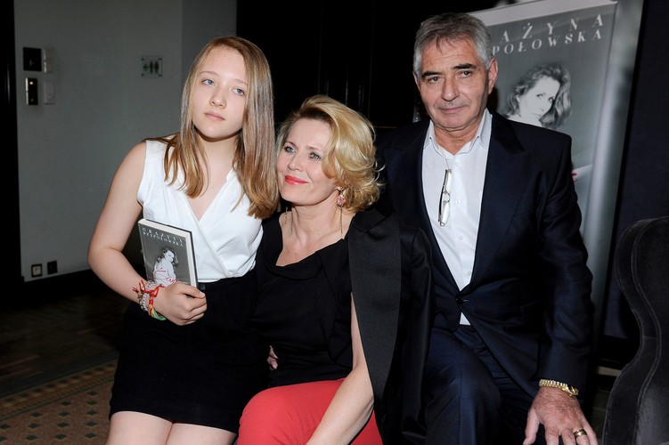 Grażyna Szapołowska z wnuczką Karoliną i Erykiem Stępniewskim