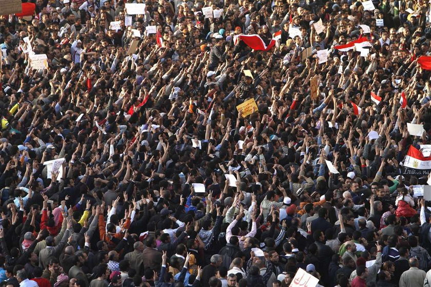 Tysiące osób w Kairze. A ma być...
