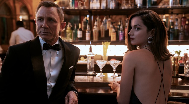 Daniel Craig és Ana de Armas a James Bond - Nincs idő meghalni című legújabb, 2021-ben bemutatásra kerülő részében