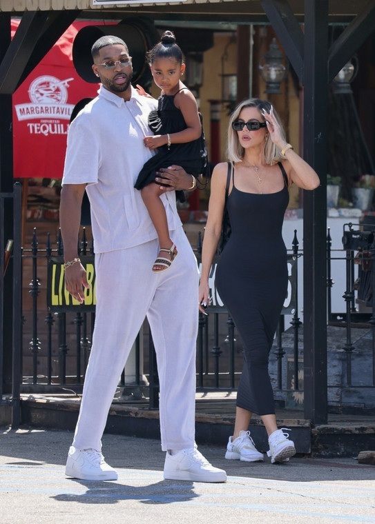 Khloe Kardashian i Tristan Thompson z córką True