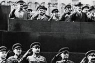 Michaił Tuchaczewski i marszałkowie ZSRR, parada wojskowa