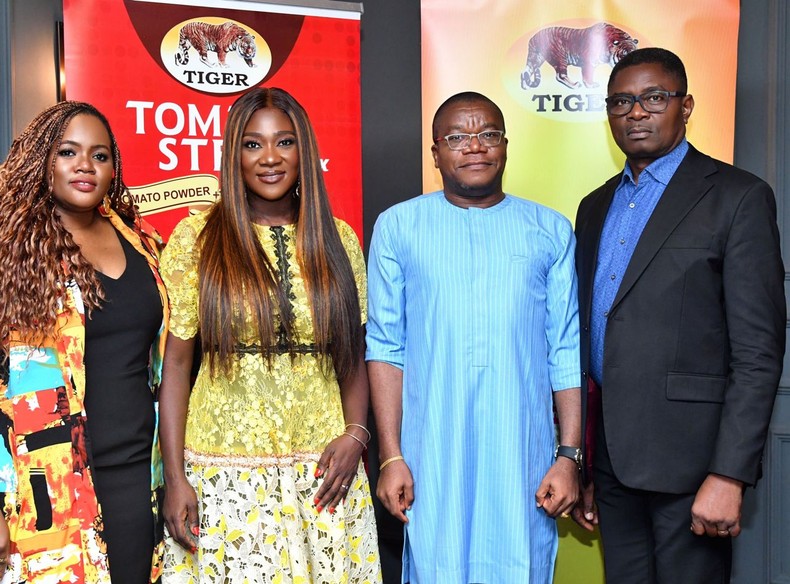The deal was signed in the presence of Tiger Foods Managing Director Don Ebubeogu, Regional Director West, Elochukwu Nnebedum and Talent Manager ‘Oma Areh of WildFlower PR.