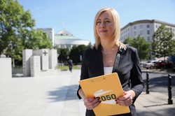 Gill-Piątek po transferze do ruchu Hołowni: Lewe skrzydło już jest, czekamy na inne skrzydełka