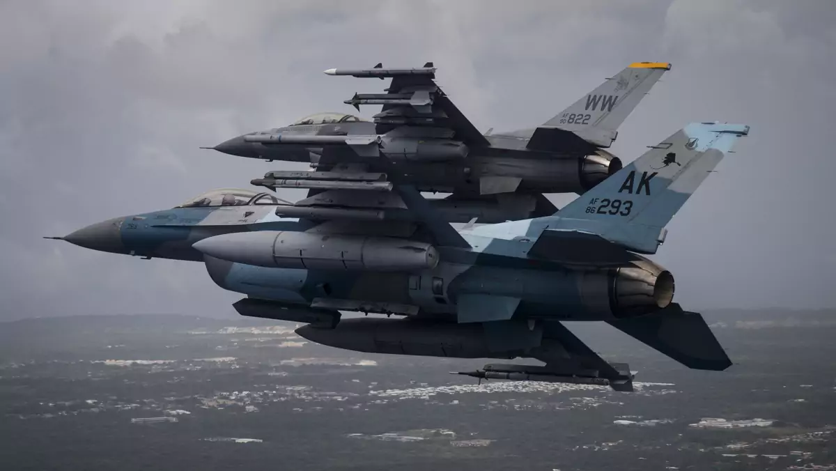 Myśliwce F-16 zamienią się w drony?