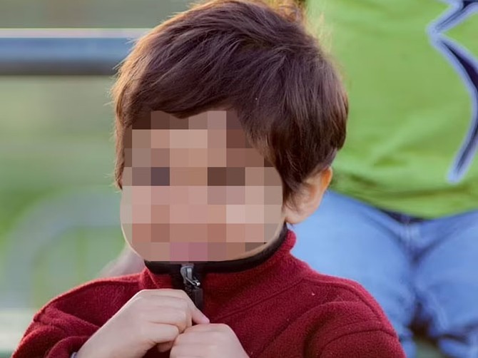 Isaija (7) umro u agoniji, usvojitelji ga terali da pije slani rastvor da bi ga kaznili