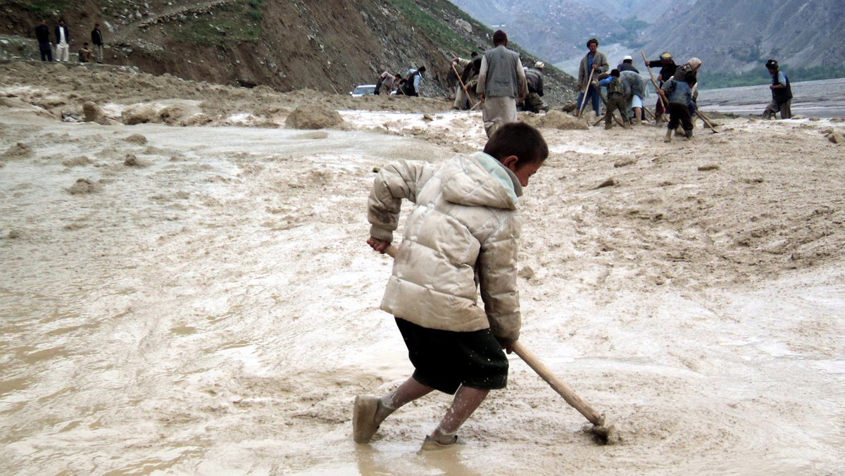 Władze prowincji Badachszan w północno-wschodnim Afganistanie potwierdziły, że w lawinie błotnej, która wczoraj zniszczyła miejscowość w okręgu Argo, zginęło ponad 2100 osób.