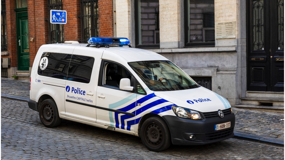 Un român a vrut să îngrijească grădinile unor pensionari din Belgia, a fost arestat, amendat și va merge un an de zile la închisoare