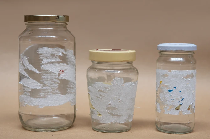 Skidanje nalepnica sa tegli zna da bude prilično zamoran posao