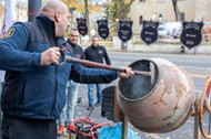 Protest przed biurem poselskim premiera Mateusza Morawieckiego w Katowicach