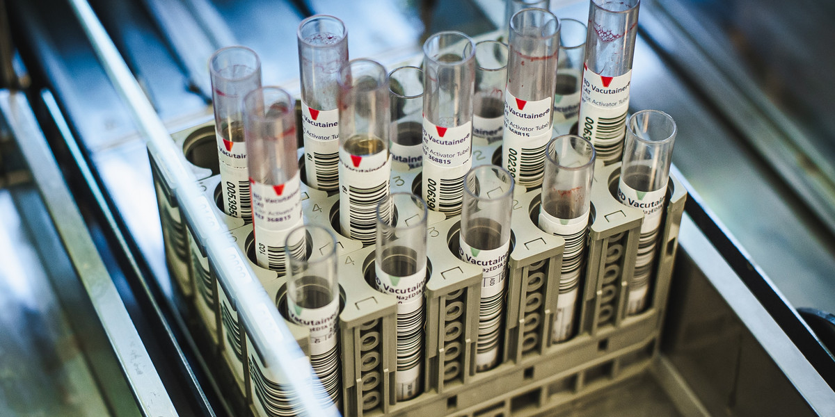 Firma Pfizer twierdzi, że ostatnie badania pokazują, iż szczepionka na COVID-19 jest skuteczna w ponad 90 proc.