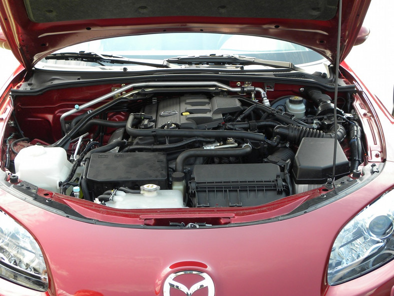 Mazda MX-5 kontra Mazda MX-5 - Radość z jazdy na dwa sposoby