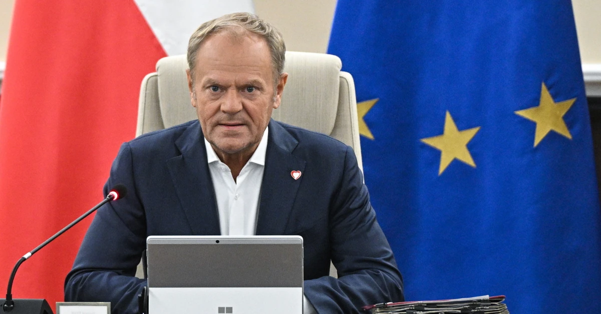 Tusk showed a video targeting "illegal migration". "Millions of people will see this film"