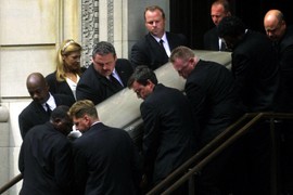 Sa 15 se UDALA za slavnog predatora, sa 22 je bila MRTVA: Jedna od najvećih zvezda PROŠLA JE PAKAO pa izgorela do smrti