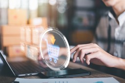 Platformy internetowe mają nowe obowiązki… i nowe problemy. Co trzeba wiedzieć o DAC7?