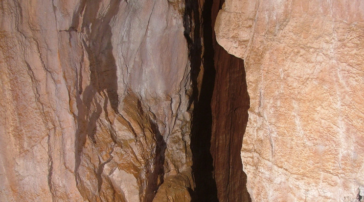 715m mélyen döntöttek rekordot a magyar barlangászok