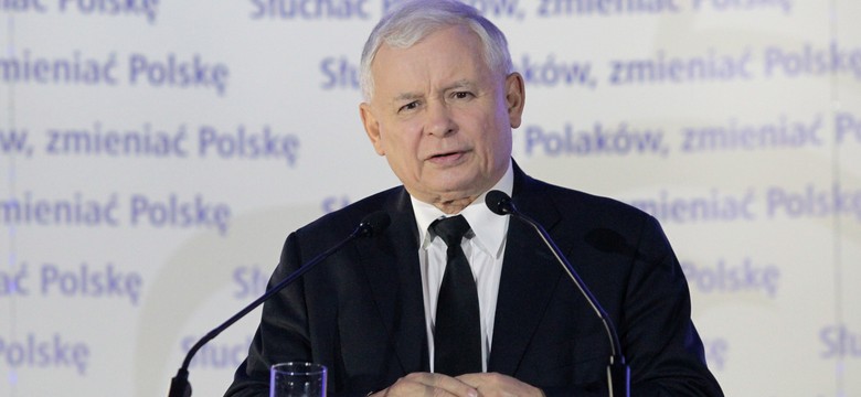 Z wyrokiem karnym i po odsiadce. Oto, kto chroni prezesa PiS