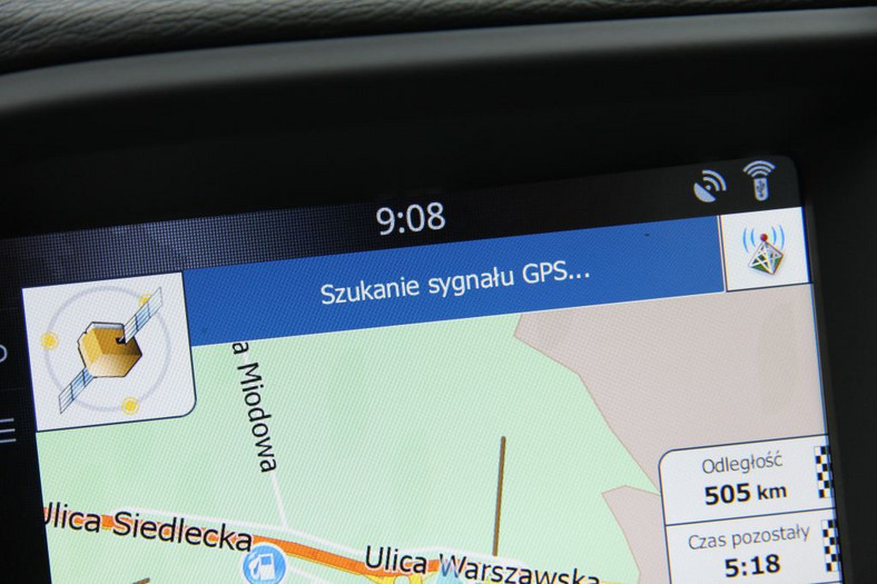 Taki komunikat pojawia się co jakiś czas. Volvo musi jeszcze popracować nad lokalizacją anteny GPS w samochodzie.