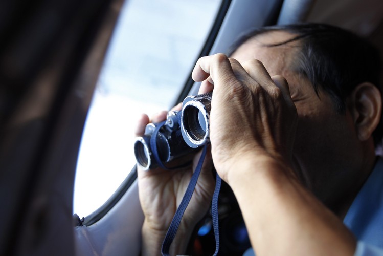 Poszukiwania samolotu Malaysia Airlines. Boeing 777 leciał do Pekinu, na pokładzie miał pasażerów z 14 krajów głównie z Chin. Teren, na którym trwają poszukiwania szczątków samolotu, położony jest w odległości około 140 kilometrów na południowy zachód od wietnamskiej wyspy Tho Chu.