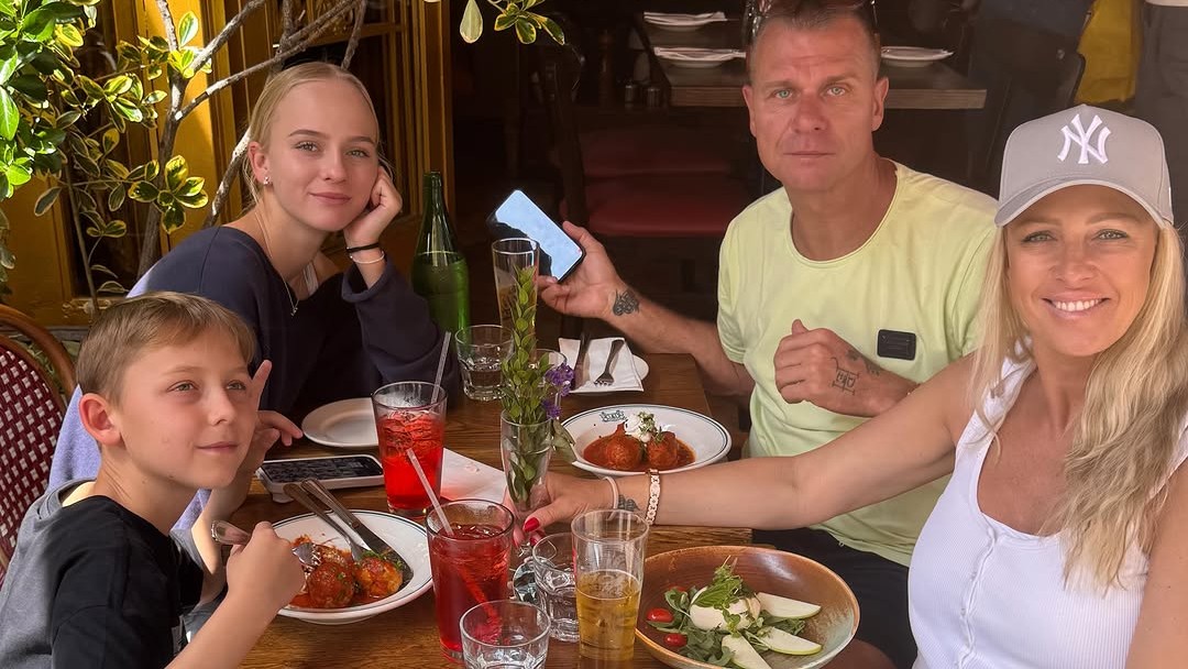 Zuzana Belohorcová a Vlasta Hájek s ich deťmi Salmou a Neviom.