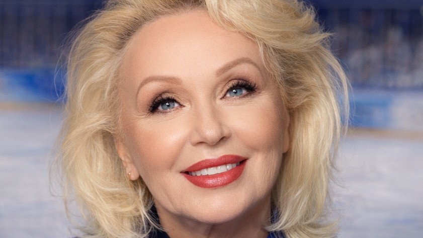 AI Marika Gombitová v slovenskom hokejovom drese.