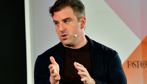 Airbnb's Brian Chesky says one-on-one meetings aren't ideal, but some experts say there are ways to improve them.Eugene Gologursky/Getty