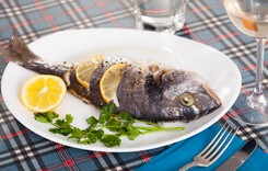 Nie lubisz wigilijnego karpia? Kup tę rybę, a będziesz zachwycony. Jest w supermarketach