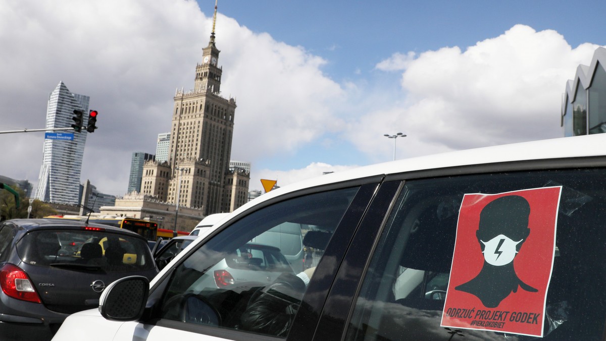 Zablokowane ulice, trąbiące samochody. Takiego protestu kobiet jeszcze nie było