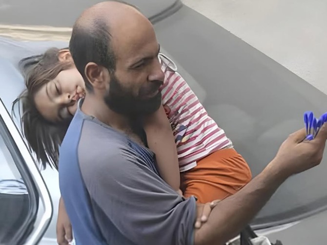 Prodavao je hemijske na ulici sa ćerkom na ramenu, a onda je osvanula ova slika