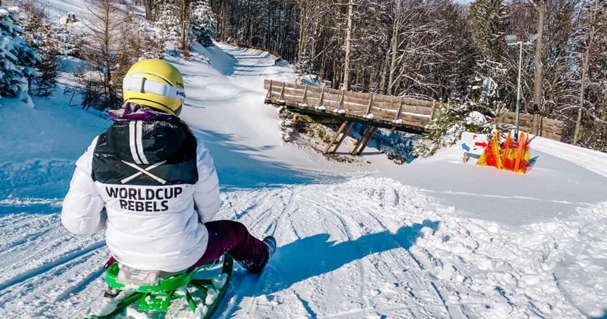 Koniecznie odwiedź to miejsce zimą, co roku przyciąga tłumy. Zabawa dla całej rodziny gwarantowana!