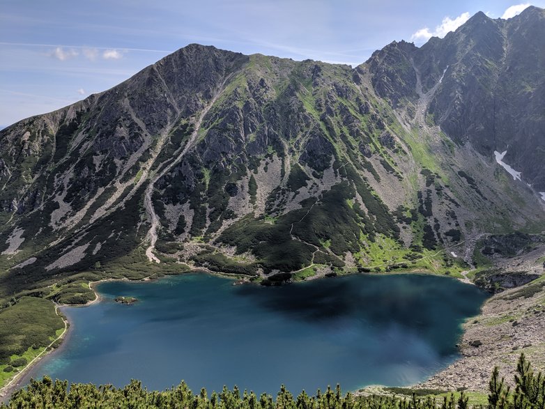 Widok na Czarny Staw Gąsienicowy. Czerwiec 2019. 