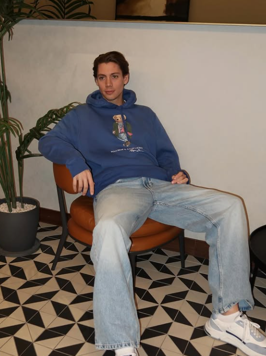 Sam musí bojovať so smrteľným ochorením.