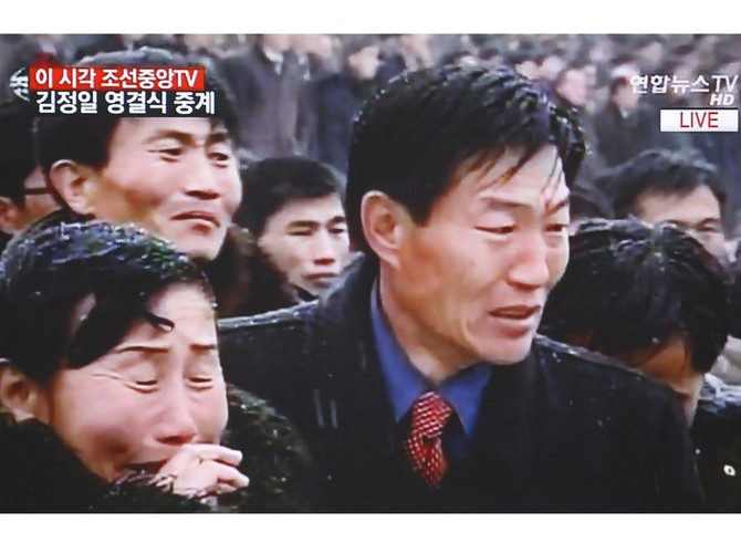 Przejazd kawalkady odbywał się przy akompaniamencie muzyki żałobnej