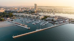 nowa gdynia budowana za miliardy. hotele i penthousy jak na lazurowym