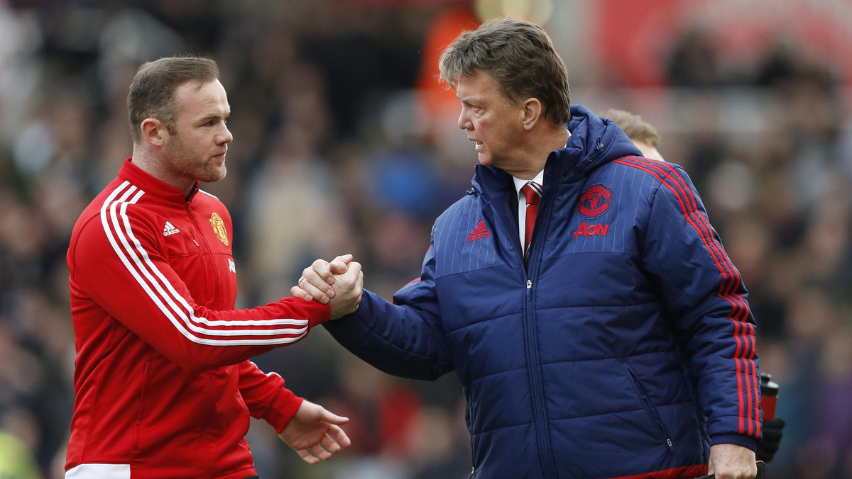 Chociaż kontuzja Wayne'a Rooneya nie okazała się na tyle poważna, by wymagała operacji, menedżer Manchesteru United Louis van Gaal przyznał, że kapitan Czerwonych Diabłów nie będzie gotowy na nadchodzące mecze towarzyskie reprezentacji Anglii.