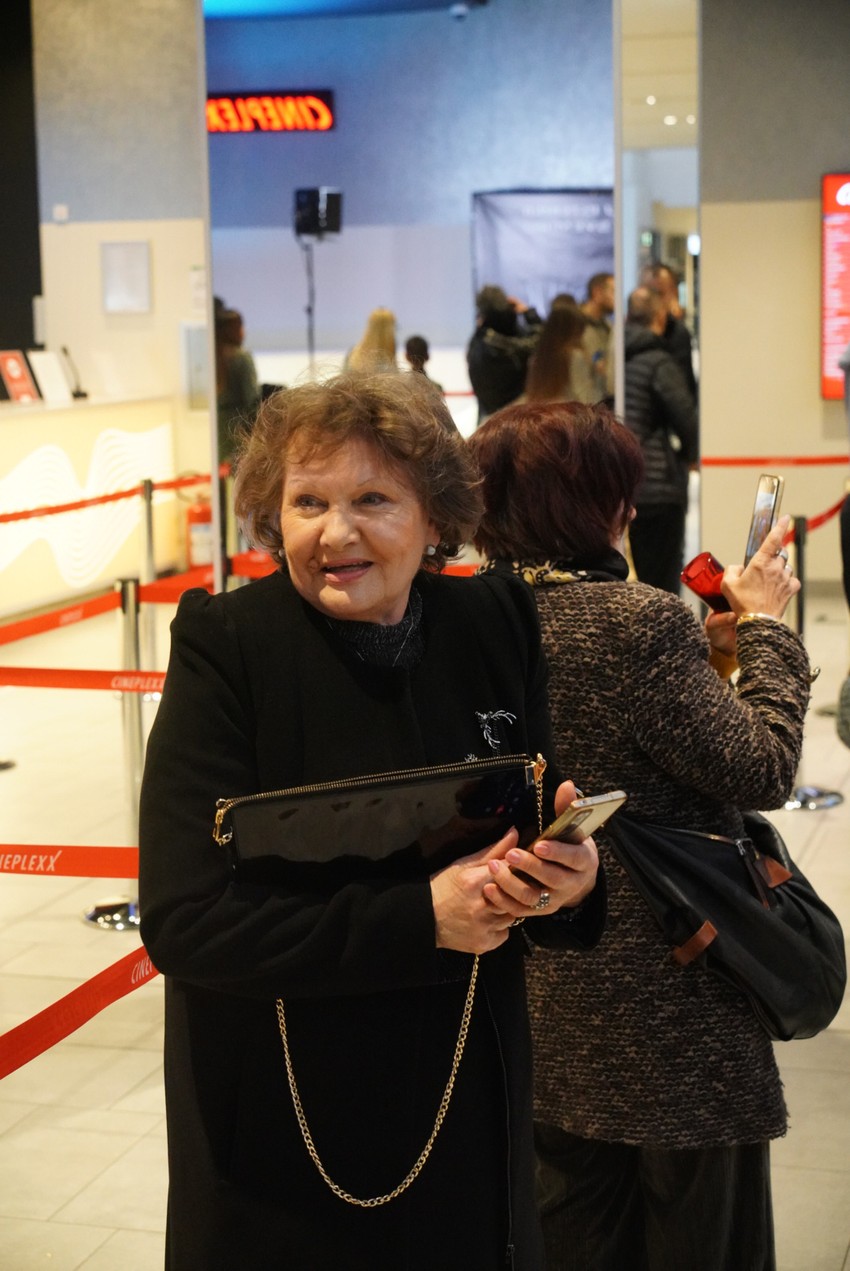Majka Miloša Bikovića na premijeri Izazova