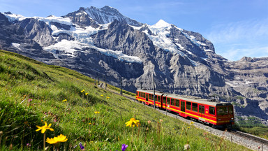 Koleją przez najpiękniejsze trasy  Szwajcarii