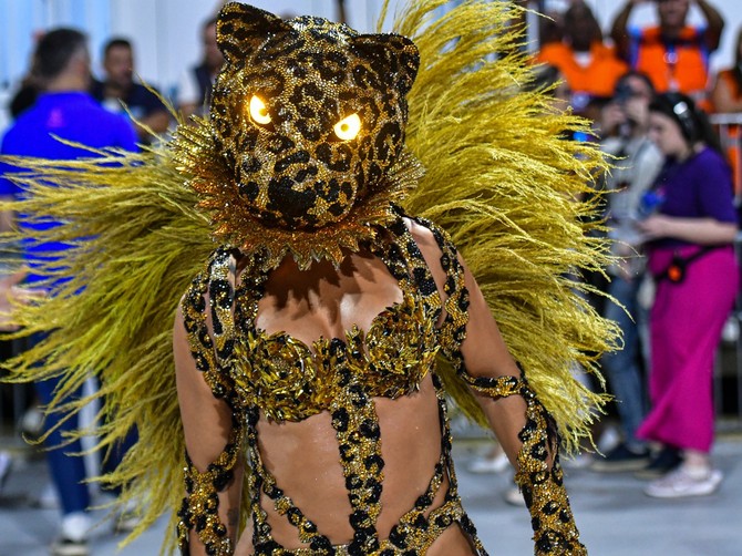 Brazilska glumica zaplesala na Karnevalu u Riju pa se transformisala u jaguara