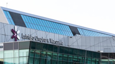 Zamieszanie na lotnisku Chopina w Warszawie. Trwa ewakuacja