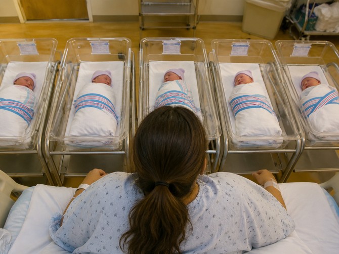 Žena zatrudnela prirodnim putem i dobila petorke!