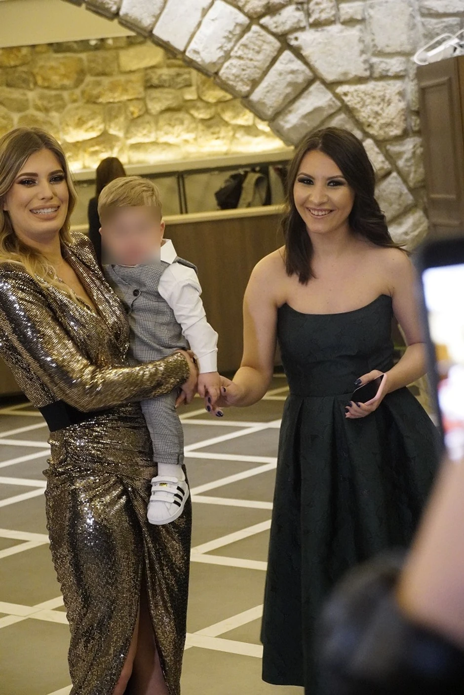 Prvi rođendan sina Luke Jovića, Anđela Manitašević i Milijana Jović