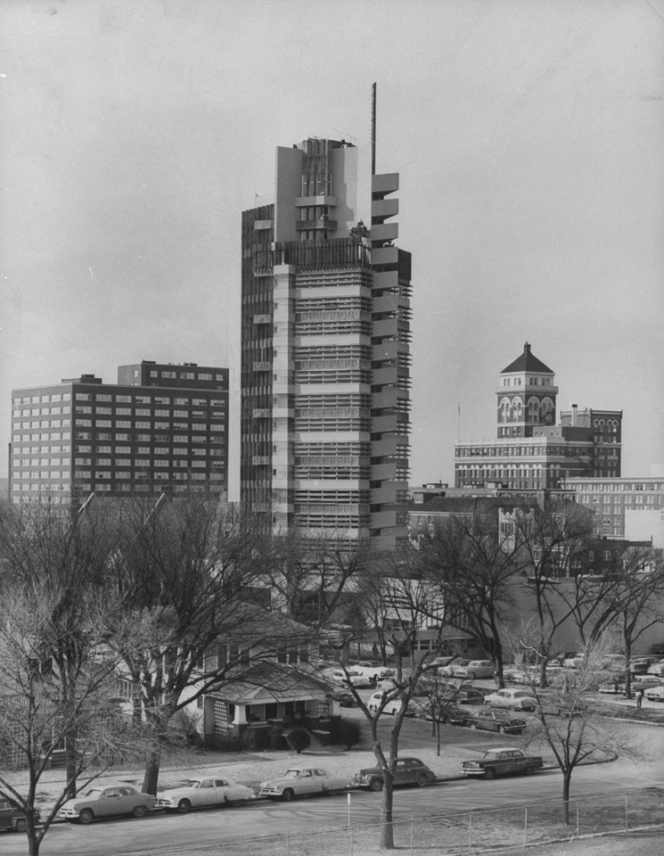 Price Tower w Bartlesville (Oklahoma). Powstał w 1956 roku