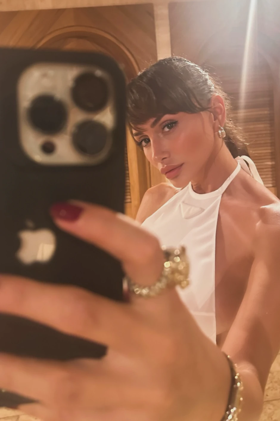 Emina Jahović, objava